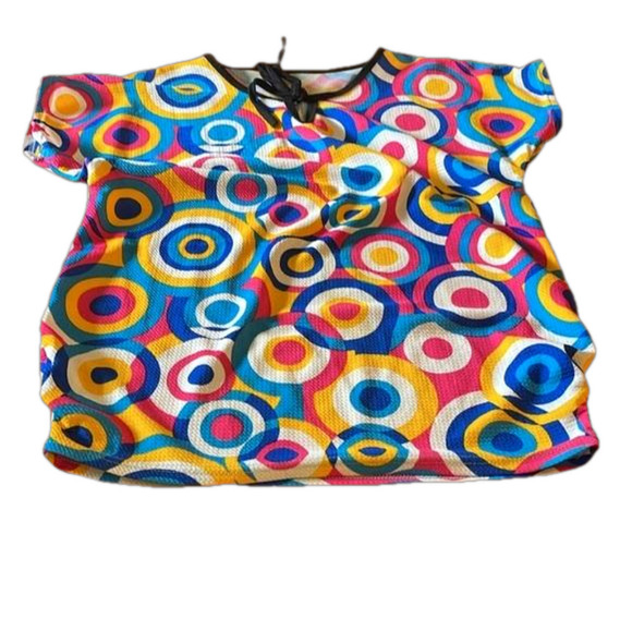 1960’s bold circle print short sleeve top with runching bottom part of side hem. - Picture 3 of 3